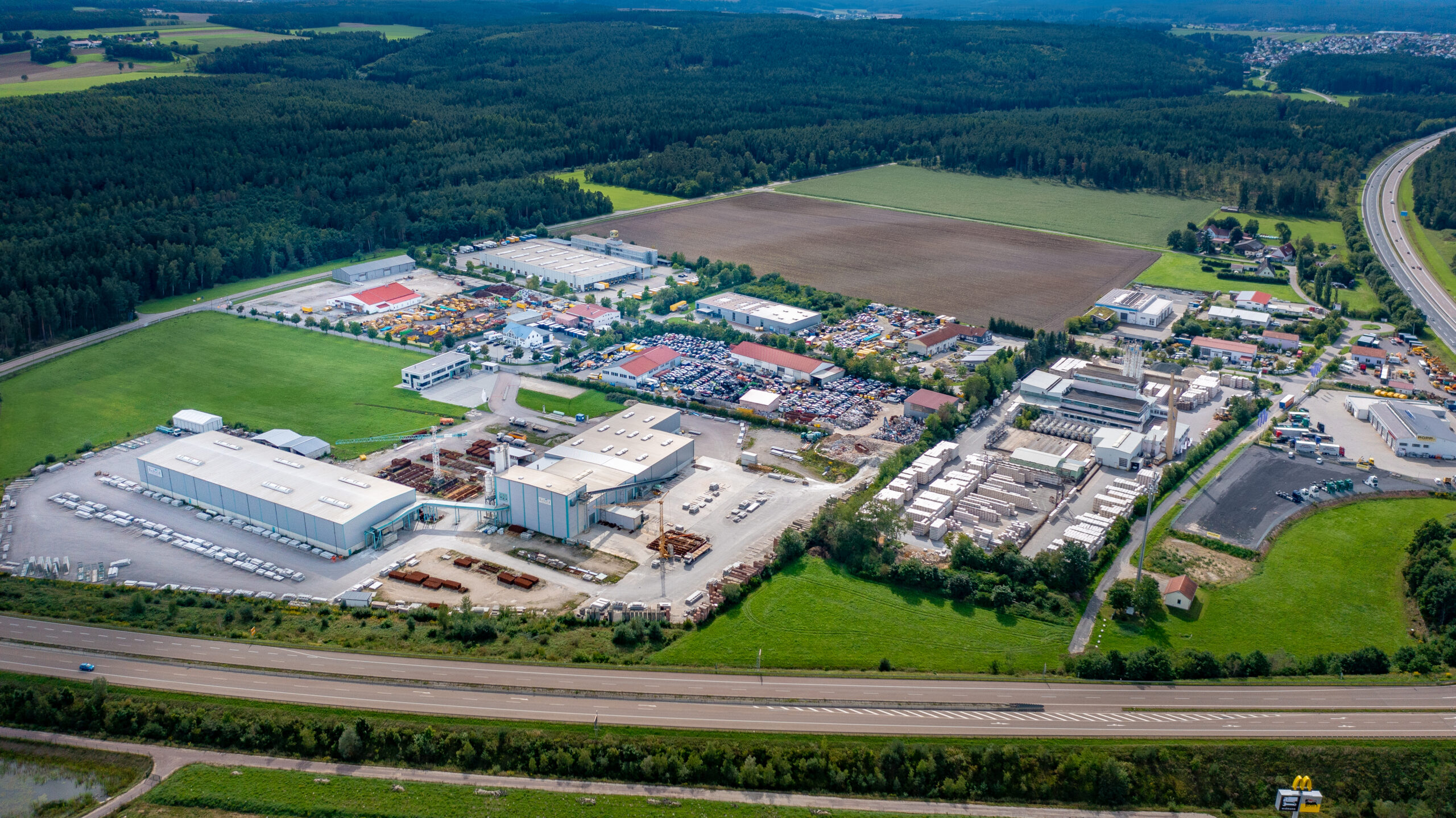 Zeigt Luftaufnahme vom Industriegebiet Schafhof Süd