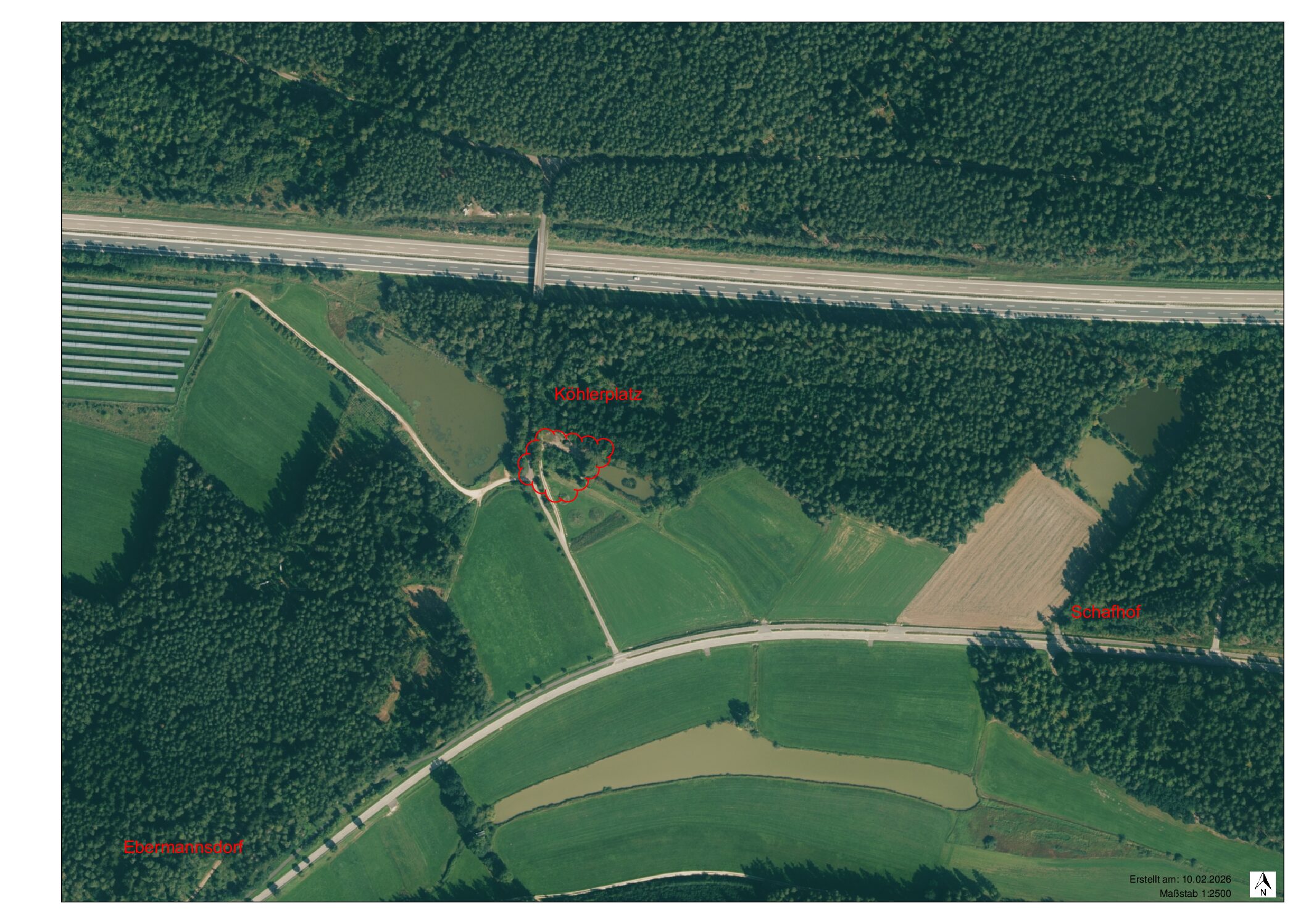 Köhlerplatz Zeigt neu gepflanzte Streuobstbäume